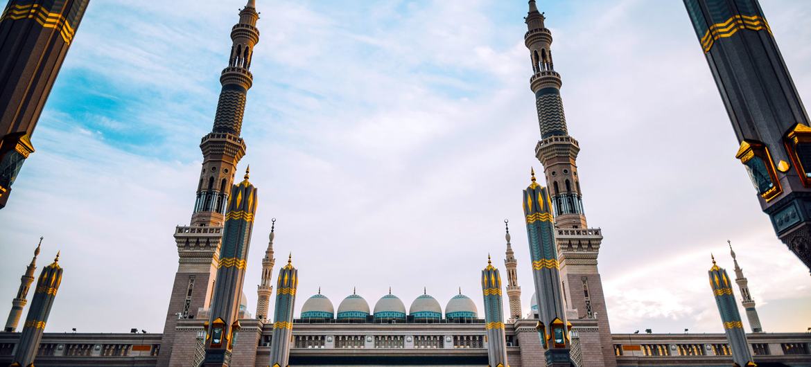 المسجد النبوي في المدينة المنورة بالمملكة العربية السعودية.