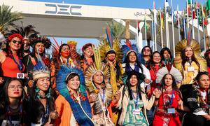 Mulheres da delegação brasileira participam de evento indígena durante a Conferência da ONU sobre Mudanças Climáticas, COP28, na Expo City, em Dubai, nos Emirados Árabes Unidos
