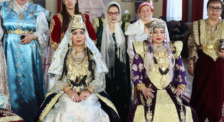ملابس الزفاف الجزائرية. ملابس الزفاف الجزائرية.