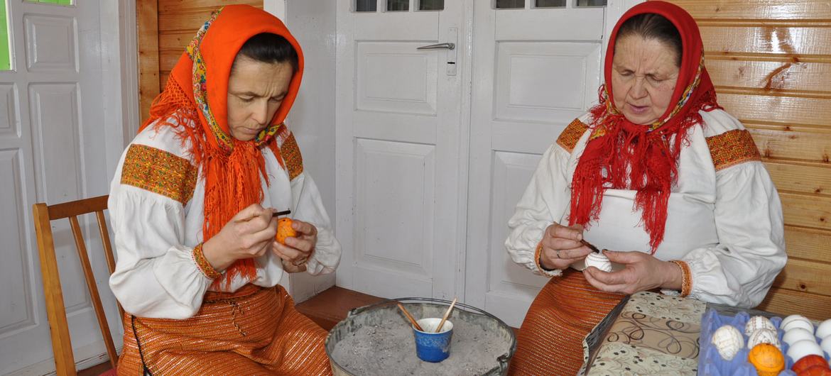 Pysanka, the Ukrainian tradition and art of decorating eggs. 