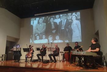 Lors de la présentation du "Sauvetage" au Mexique, les frères Castellanos et un groupe de musiciens ont interprété les chansons du documentaire en utilisant des instruments appartenant à des personnes ayant vécu pendant l'Holocauste.