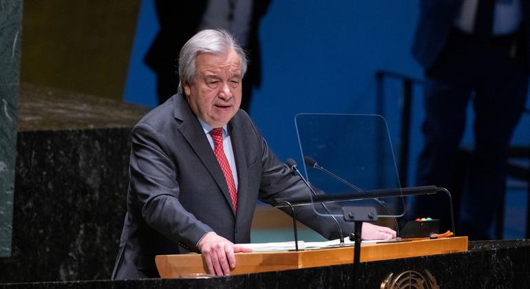 El Secretario General António Guterres informa a las delegaciones de la Asamblea General de la ONU sobre el trabajo de la organización y sus prioridades para 2024.