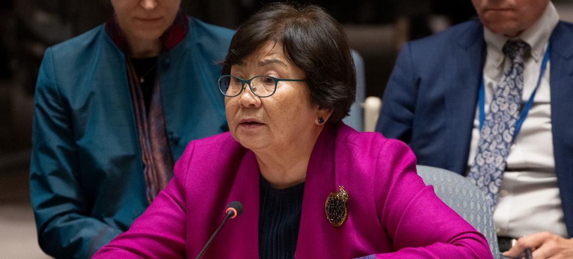 Roza Otunbayeva, Representante Especial do Secretário-Geral para o Afeganistão e Chefe da Missão de Assistência da ONU no Afeganistão, informa a reunião do Conselho de Segurança sobre a situação no país.