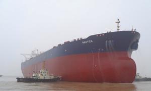 超级大型原油油船 “航海号”正驶向也门红海沿岸，用于转移浮式储存和卸载装置（FSO）“安全号”上的110万桶石油。