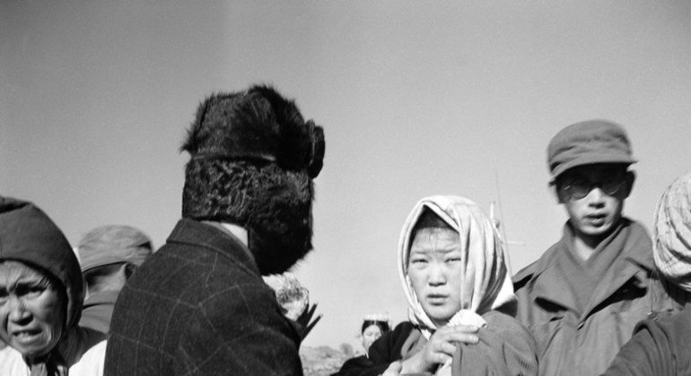 Корейские беженцы получают прививки. 1951 год