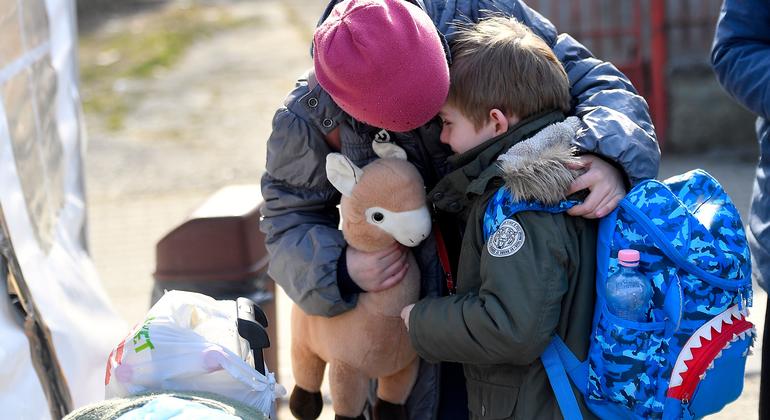 यूक्रेन में हिंसा से बच्चों के मानसिक स्वास्थ्य पर गहरा प्रभाव हुआ है.
