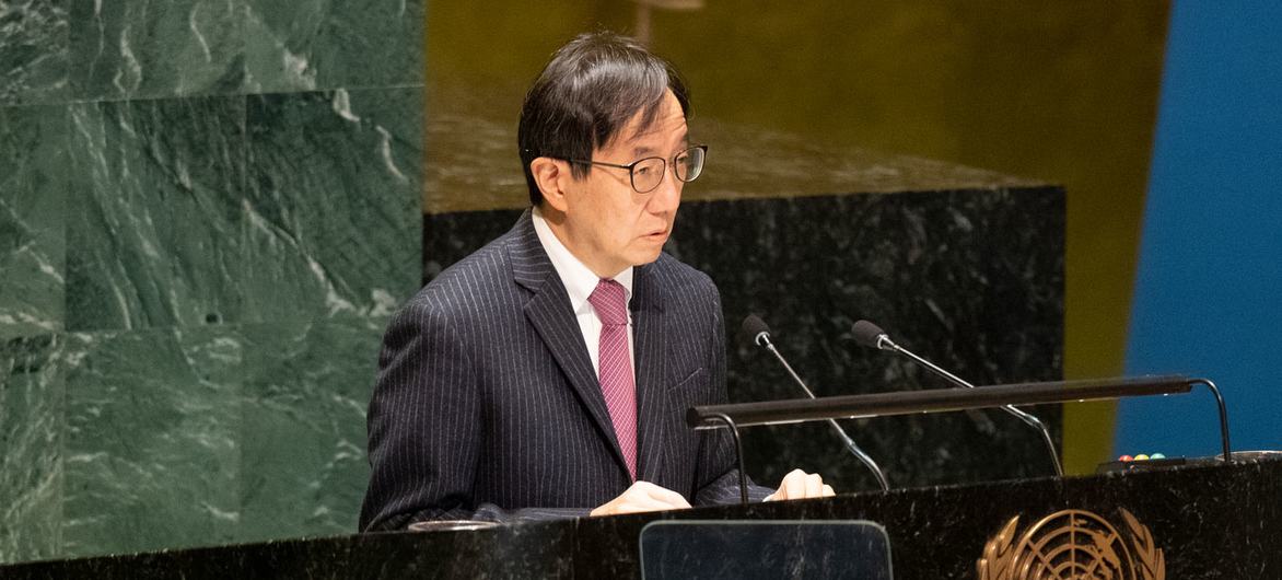 Ambassador Kazuyuki Yamazaki of Japan addresses the UN General Assembly plenary meeting on Russia's use of its veto to quash a draft resolution aimed at keeping weapons out of outer space.