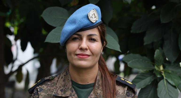 Major Ahlem Douzi, vencedora do Prêmio da ONU para Oficiais Pioneiros de Justiça e Correções