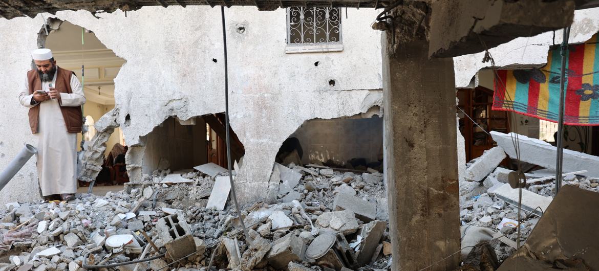 Un edificio destruido por la guerra en el barrio de Al-Salam, en Rafah.