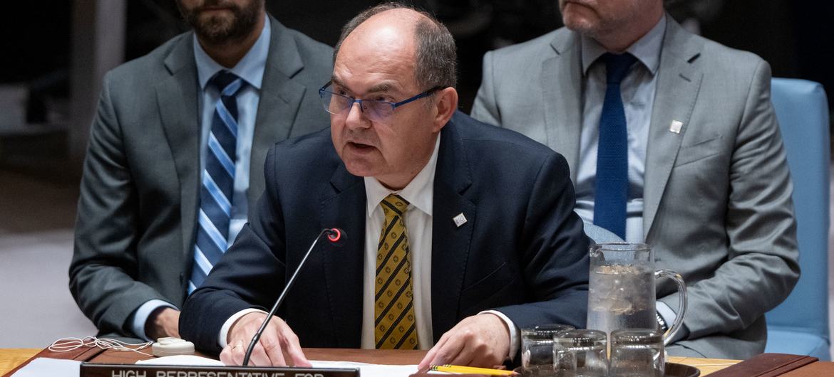 El Consejo de Seguridad instó a mantenerse firme como Bosnia y Herzegovina enfrenta la crisis de profundización El Consejo de Seguridad instó a mantenerse firme como Bosnia y Herzegovina enfrenta la crisis de profundización