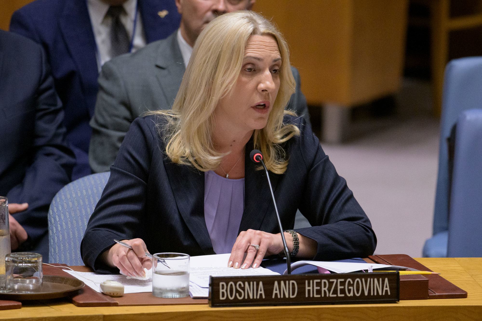 La membre serbe de la présidence tournante de la Bosnie-Herzégovine, Željka Cvijanović, à qui revient actuellement la charge de diriger le pays, au Conseil de sécurité.