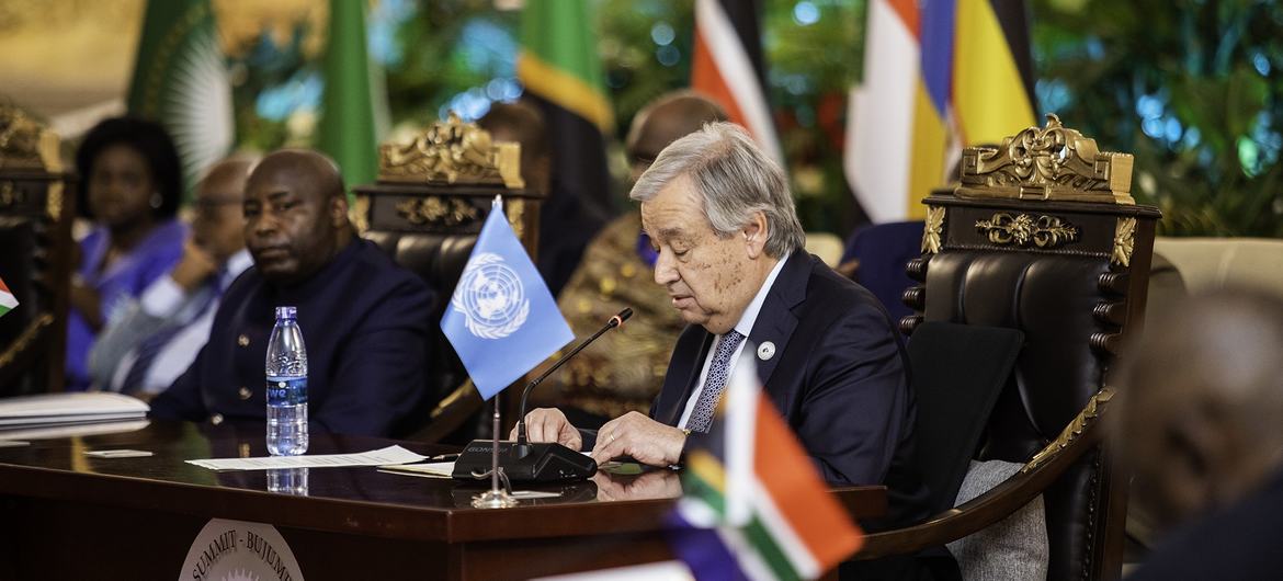 الأمين العام للأمم المتحدة أنطونيو غوتيريش يلقي كلمة خلال مؤتمر القمة الحادي عشر لآلية الرصد الإقليمية للاتفاق الإطاري للسلام والأمن والتعاون لجمهورية الكونغو الديمقراطية والمنطقة.