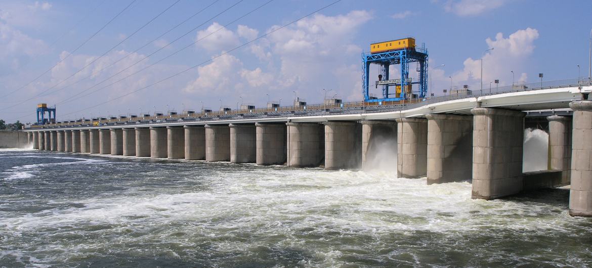 Каховская ГЭС, Новая Каховка, Херсонская область Украины. 