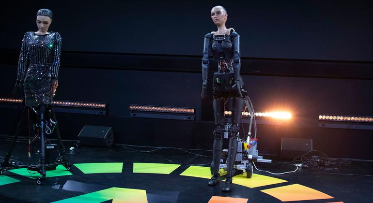 روبوتات تحاكي البشر تجسد التطور الذي طرأ على الذكاء الاصطناعي