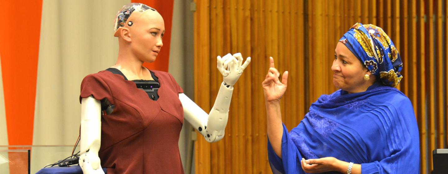 UN Deputy Secretary-General Amina Mohammed interacts with Sophia the robot at the “The Future of Everything – Sustainable Development in the Age of Rapid Technological Change” meeting.