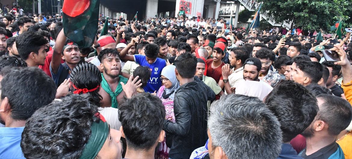 Protestors demonstrate in Bangladesh 