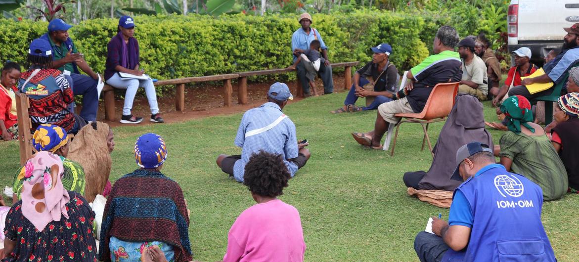 UN migration agency IOM and local authorities conduct an assessment of a displacement-affected community in Southern Highlands, Papua New Guinea (file photo).