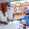 Des soldats de la paix de l'ONU fournissent des soins médicaux gratuits aux villageois de Dekoa, en République centrafricaine.