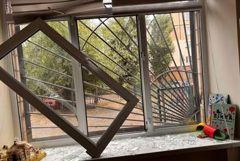 Пострадавший от обстрела учебный центр в Кривом Роге. (Архив)