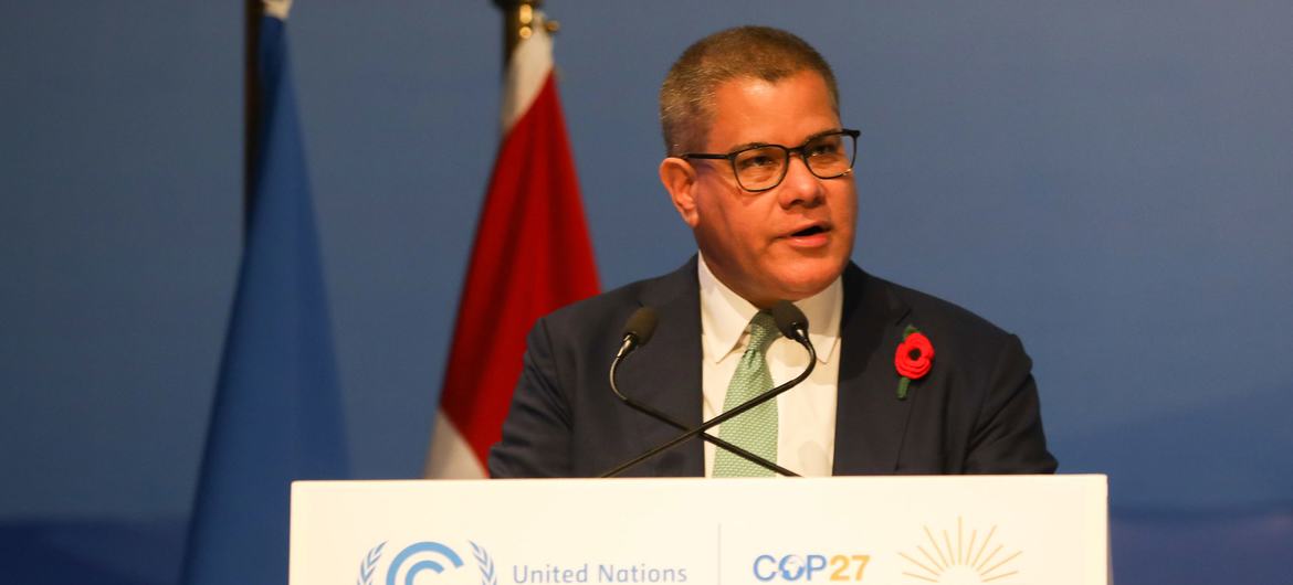 Perwakilan Inggris, Presiden COP26, Alok Sharma, berpidato di pleno pembukaan konferensi perubahan iklim PBB terbaru, COP27, di Sharm el-Sheikh, Mesir.