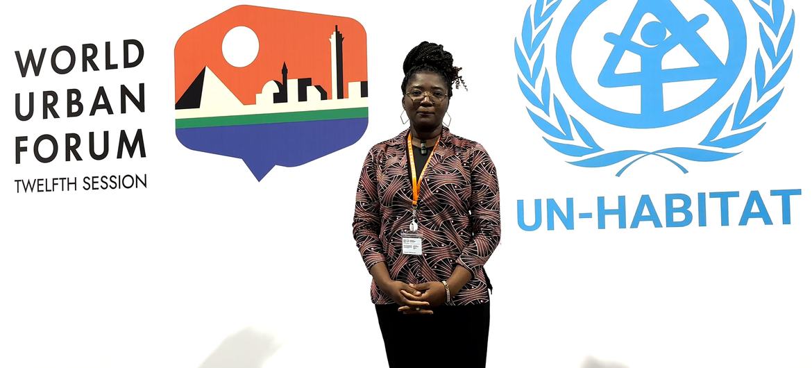 Betty Osei Bonsu, directrice nationale de Green Africa Youth Organization en Ouganda, s'adressant à UN News lors du FUM12 au Caire.