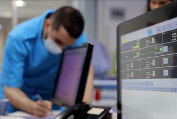 Para a ONU, os países precisam aumentar o ritmo de recrutamento de agentes de saúde e oferecer condições e salários competitivos que conquistem e retenham os profissionais