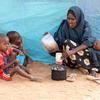 فرت سهارا مع زوجها وأبنائها الثلاثة من الجفاف في الصومال من أجل إنقاذ ما تبقى من مواشيهم. ووصلوا إلى مخيمات داداب للاجئين في كينيا في تشرين الأول/أكتوبر.