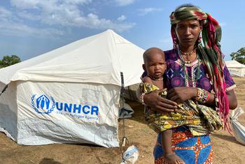 मध्य अफ़्रीकी गणराज्य और दक्षिण सूडान से आए शरणार्थियों को सूडान के दक्षिण दारफ़ूर में आपात शरण प्रदान की गई है.