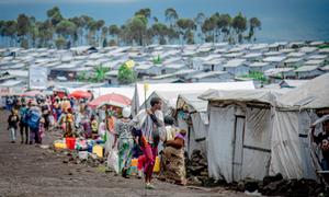 Familias en un campo de desplazados internos en las afueras de Goma, en Kivu Norte, al este de la República Democrática del Congo.
