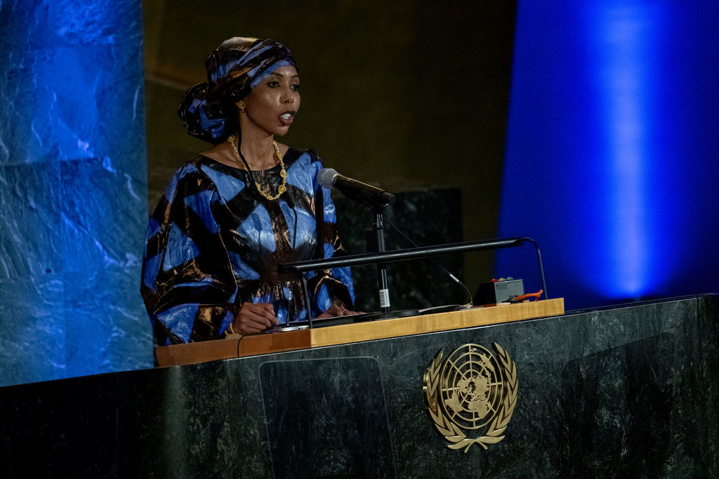 Bi. Dukureh, Balozi Mwema wa Kikanda wa Umoja wa Mataifa kwa Afrika akizungumza katika hafla maalum ya kuadhimisha siku ya wanawake.