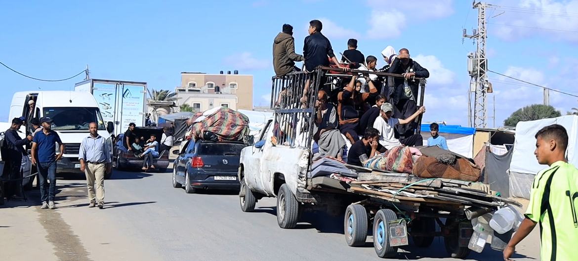 Thousands of people leave Rafah for central Gaza as hostilities escalate in and around the enclave's southernmost town. 
