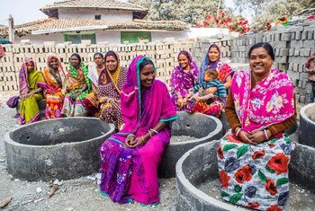 भारत में महिलाओं को टिकाऊ विकास मुद्दों, विशेष रूप से लैंगिक समानता से जुड़े विषयों पर अग्रणी भूमिका निभाने के लिये प्रोत्साहित किया जा रहा है. (फ़ाइल फ़ोटो)
