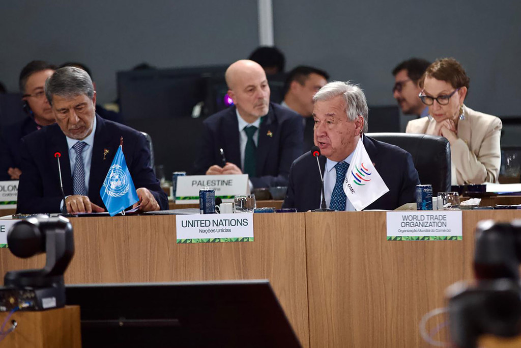 Katibu Mkuu wa Umoja wa Mataifa António Guterres akihutubia katika Mkutano wa 17 wa wakuu wa nchi za BRICS mjini Rio de Janeiro, Brazil. Katibu Mkuu wa Umoja wa Mataifa António Guterres akihutubia katika Mkutano wa 17 wa wakuu wa nchi za BRICS mjini Rio de Janeiro, Brazil.