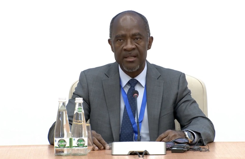 Dkt. Samuel Doe, Mwakilishi wa UNDP nchini Ethiopia, akizungumza na wanahabari huko Azawa, akiwakilisha UNDP Afrika.