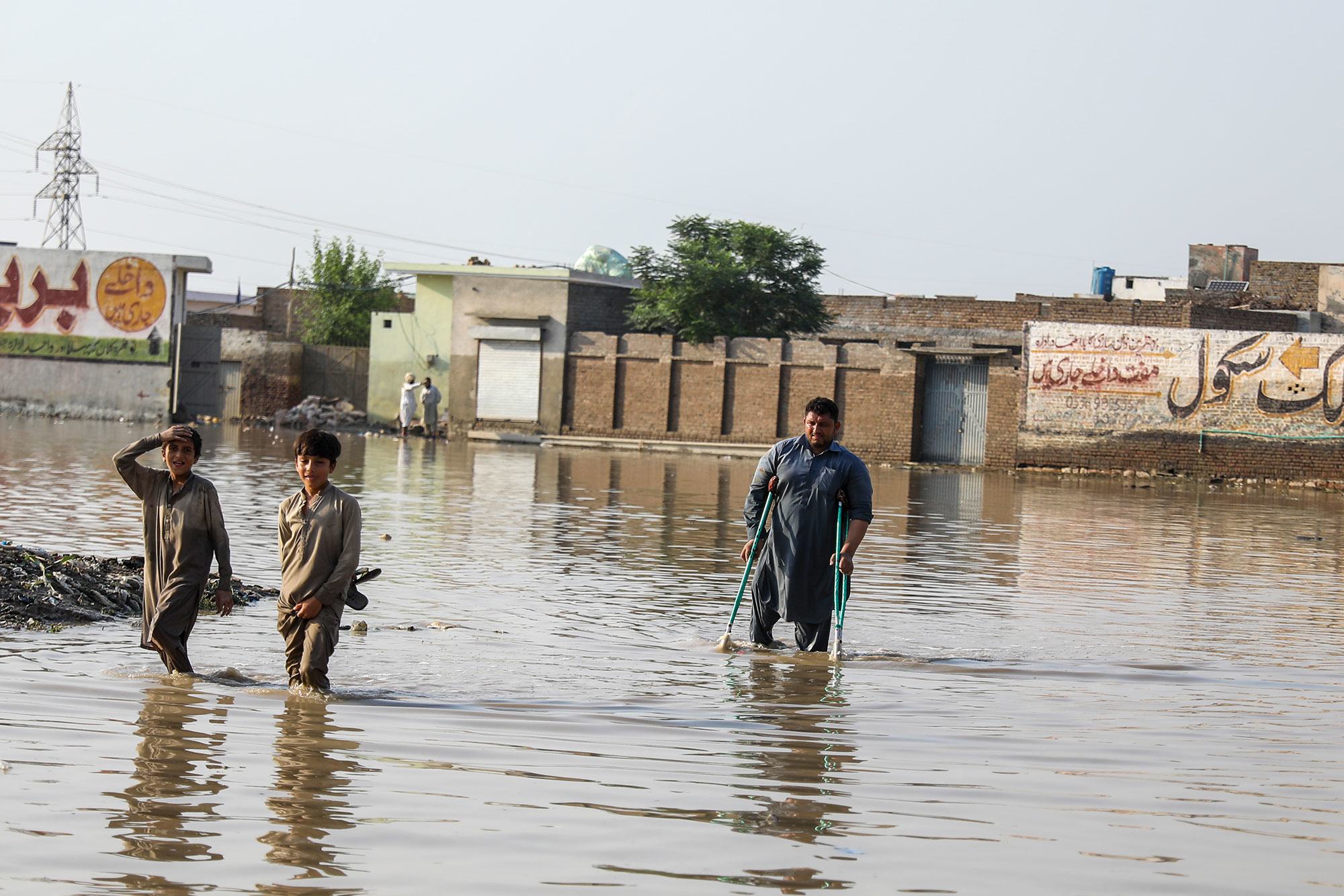 ناوشيرا كالان، واحدة من أكثر المناطق تضرراً في إقليم خيبر باختونخوا في باكستان والتي غمرتها المياه.