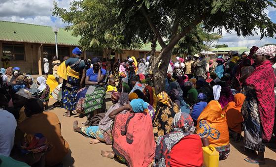 Miles huyen en medio de una renovada lucha en el norte de Mozambique, un agresión advierte