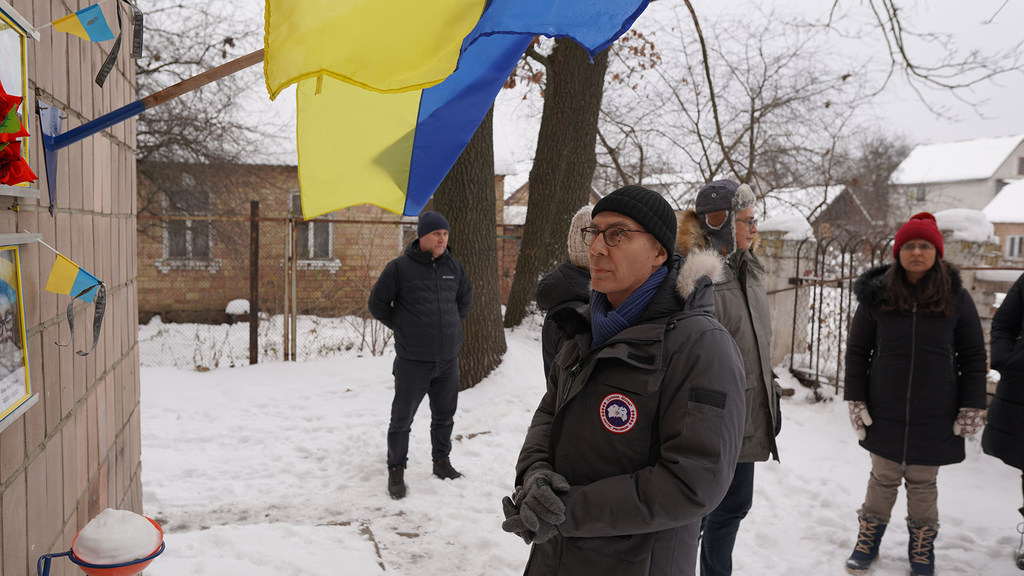 Le Haut-Commissaire des Nations Unies aux droits de l'homme, Volker Türk, visite Boutcha en Ukraine.