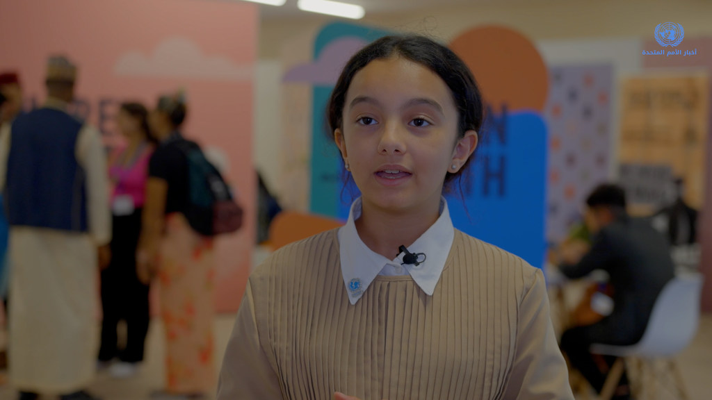 Rivan, 13 ans, jeune activiste libyenne pour le climat, a voyagé avec l'UNICEF pour participer à la COP28 à Dubaï.