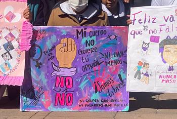 Carteles elaborados por niñas y niños de Ixtapaluca, Estado de México, alusivos a la erradicación de la violencia contra mujeres y niñas.
