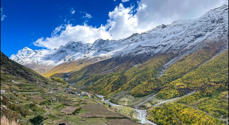 हिमालय की एक घाटी, गंगोत्री, भारत.