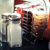 Чрезмерное потребление соли может вести к инсультам, инфарктам и преждевременной смерти.