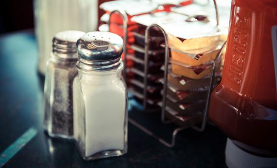 Sedikit (kurang) garam dapat menyelamatkan nyawa, kata WHO dalam laporan baru