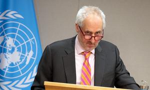 Stéphane Dujarric, Spokesperson for the Secretary-General, briefs reporters at UN Headquarters (file).