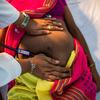भारत के मुट्टक के एक अस्पताल में एक गर्भवती महिला की प्रसव के पूर्व जाँच होते हुए. है