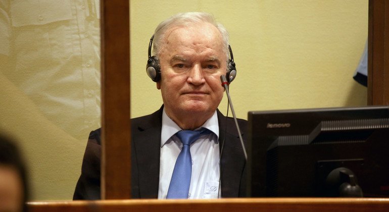 Ратко Младич на скамье подсудимых. Фото из архива