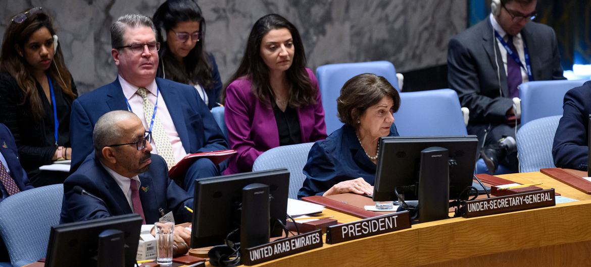 Rosemary DiCarlo (right), Under-Secretary-General for Political and Peacebuilding Affairs, briefs Security Council members on cooperation between the United Nations and the League of Arab States.