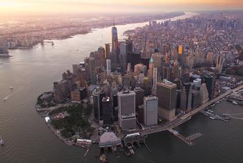 Оплата труда в Amazon, DoorDash и Walmart настолько низкая, что сотрудникам приходится полагаться на пособия.