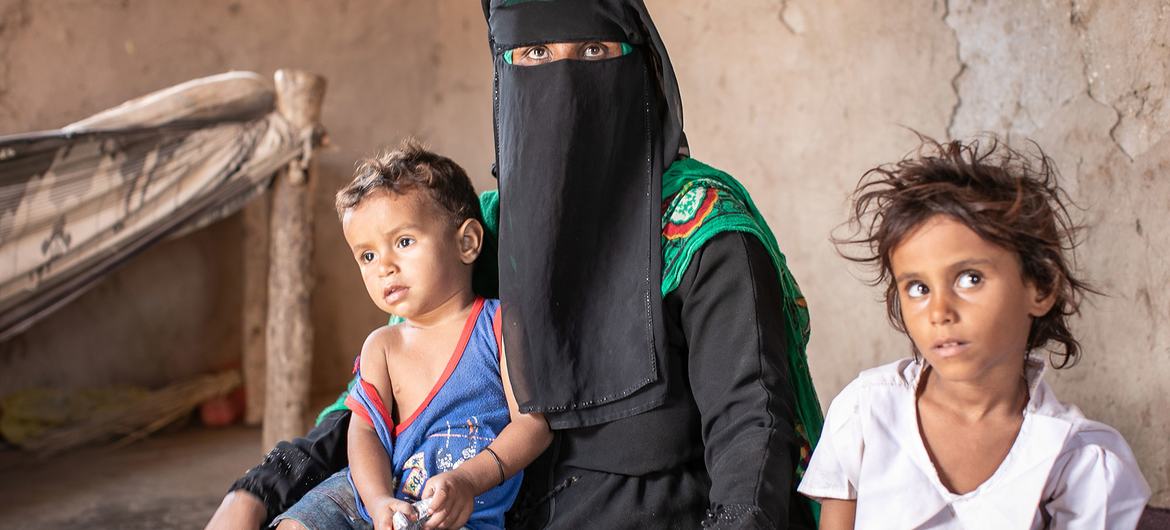 Food insecure families in Lahj, Yemen, are supported by WFP with cash assistance to help them meet their food needs.