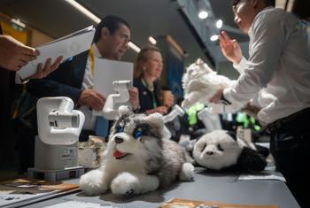 日内瓦人工智能峰会上展示的技术。