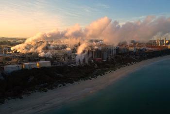 西澳大利亚州一家发电厂在排放废气。